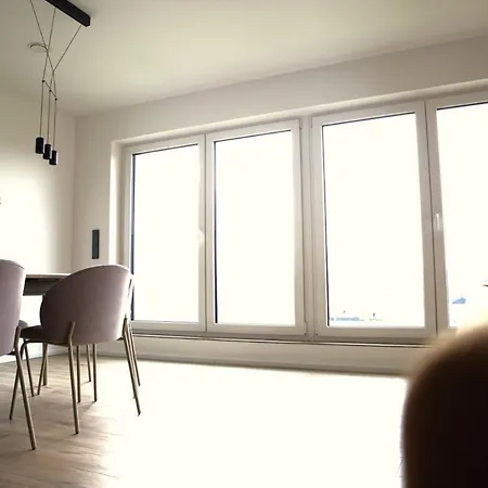 Peaceful Modern 2 Bedroom Penthouse With View Apartman *